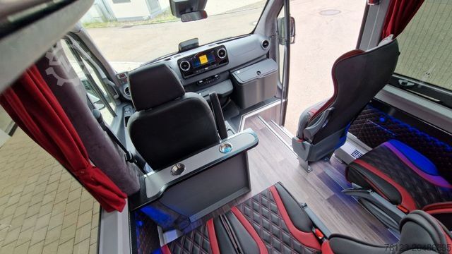 Kleinbus MERCEDES-BENZ 519 und 517 Glasdach XXL 20 Sitze Stock