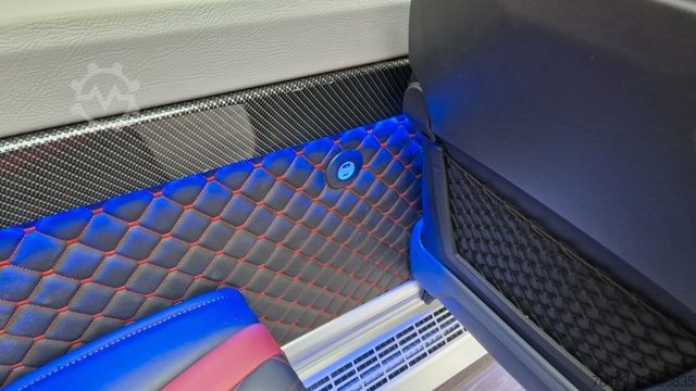 Kleinbus MERCEDES-BENZ 519 und 517 Glasdach XXL 20 Sitze Stock