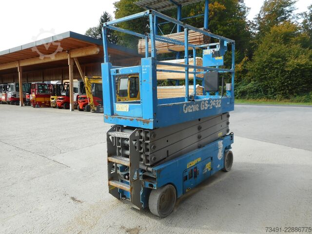 Scissor lift Genie GS-2632 ( 9,96m )