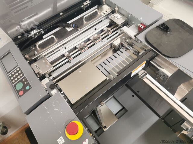 Nut- und Perforiermaschine Duplo DC-516