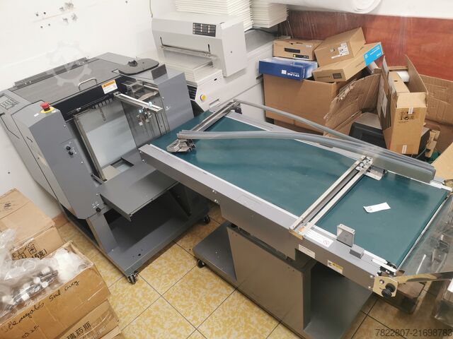 Nut- und Perforiermaschine Duplo DC-516