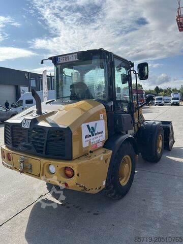 Lader CAT 906 (9145)