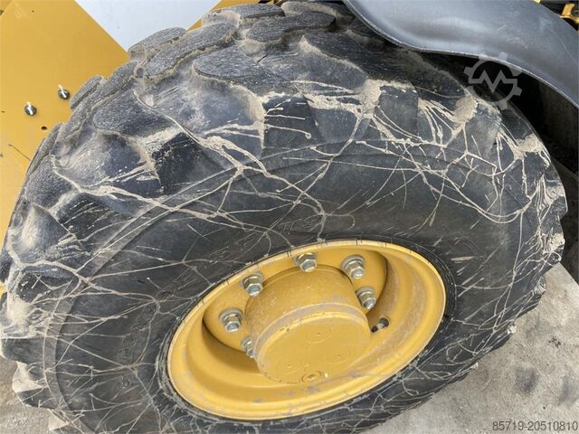 Lader CAT 906M (7164)