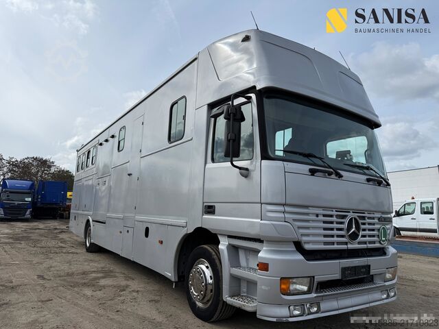 Cattle truck Mercedes-Benz Actros1831 /Pferdetransporter/7 Boxen