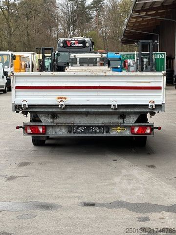 Three-way tipper trailer HUMBAUR HK Kipper Anhänger mit Rampen