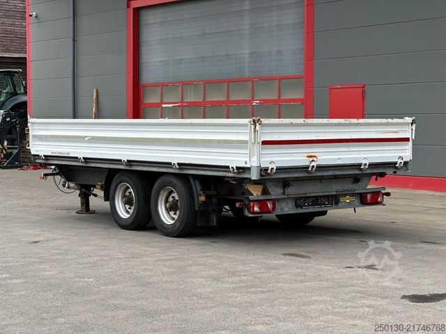 Three-way tipper trailer HUMBAUR HK Kipper Anhänger mit Rampen