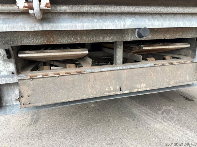 Three-way tipper trailer HUMBAUR HK Kipper Anhänger mit Rampen