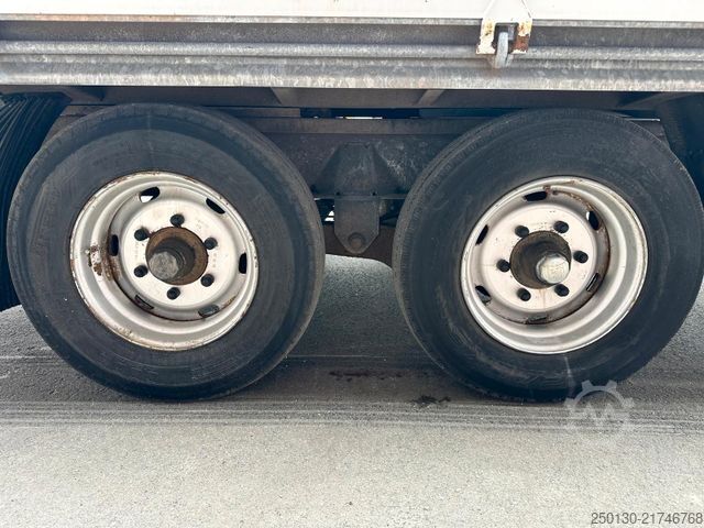 Three-way tipper trailer HUMBAUR HK Kipper Anhänger mit Rampen