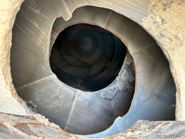 Concrete mixer truck IVECO Trakker 400 8x4 BB STETTER AM9 Betonmischer 9m³