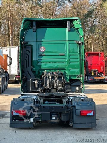 Volume tractor unit MAN TG3 18.470 4x2 LLS-U Retarder XLX /2 Tanks/Klima