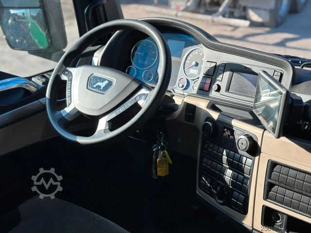 Volume tractor unit MAN TG3 18.470 4x2 LLS-U Retarder XLX /2 Tanks/Klima