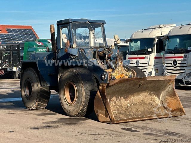Wheel loader HANOMAG B11C/MF 44C Oldtimer Radlader inkl. Schaufel