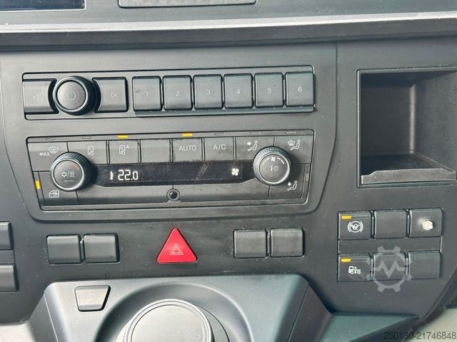 Jumbo truck MAN TG3 18.470 4x2 LL Mega Curtainsider Retarder/