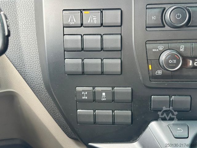 Jumbo truck MAN TG3 18.470 4x2 LL Mega Curtainsider Retarder/