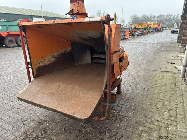 Wood chipper  