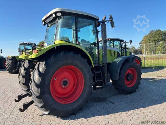 CLAAS Ares 697 CLAAS Ares 697