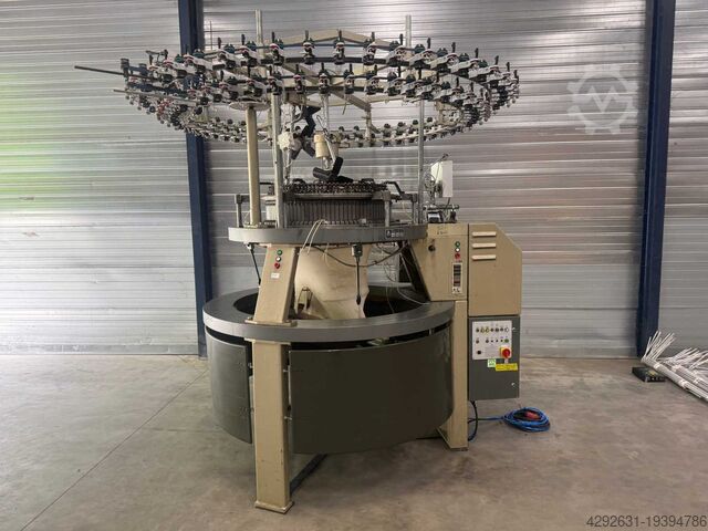Knitting machine Mayer & Cie. MV4 ll rondbreimachine