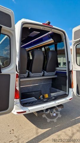 Minibus MERCEDES-BENZ 519  Allrad 4 x 4 Vorlauffahrzeug  neue ADA