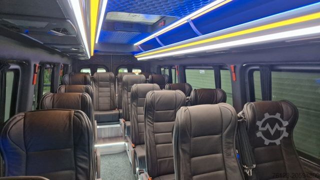 Minibus MERCEDES-BENZ 519  Allrad 4 x 4 Vorlauffahrzeug  neue ADA