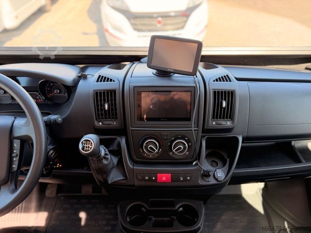 Kastenwagen Wohnmobil / Campervan CHAUSSON Van 594 S *stützen-Luftfederung*