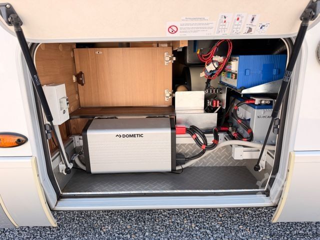 Teilintegriertes Wohnmobil HYMER/ERIBA Tramp T 678 Premium 50 *Einzelbetten-Automatik*