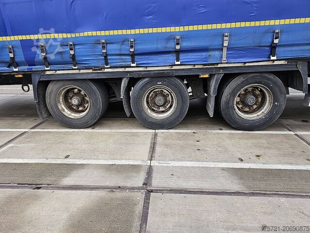 Sliding tarpaulins KRONE SD