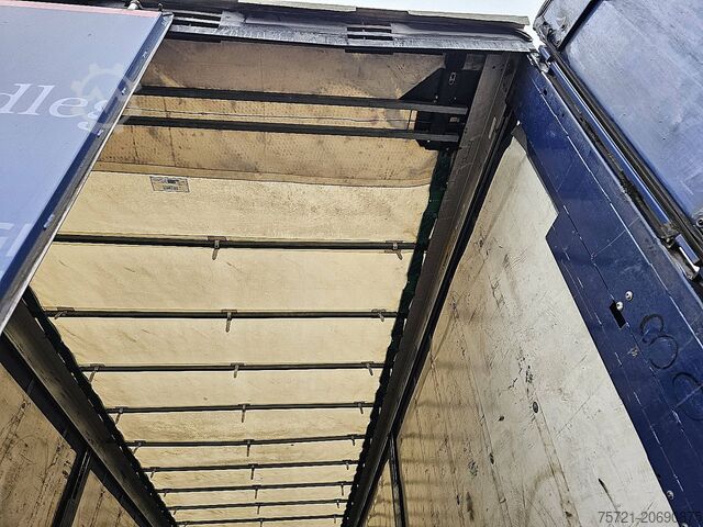 Sliding tarpaulins KRONE SD