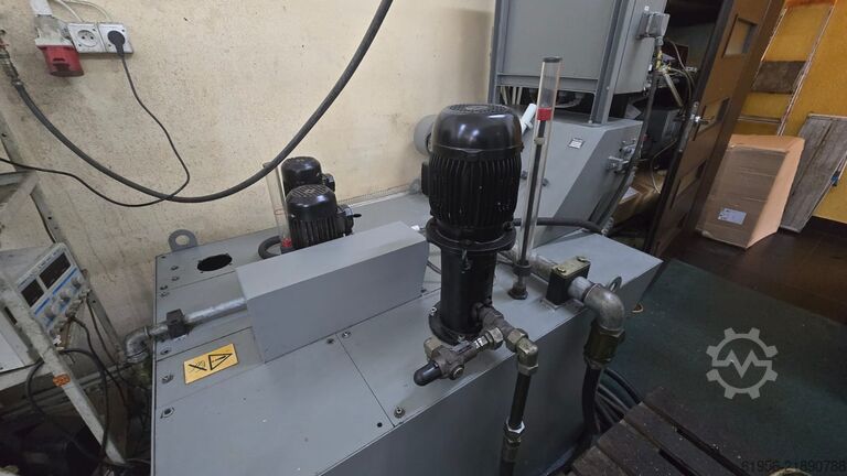 Universal machining center Deckel Maho DMU 60T
