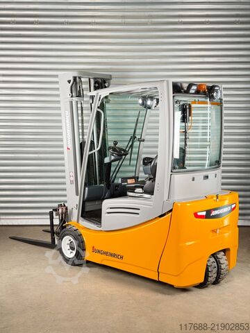 Electric 4-wheeler Jungheinrich EFG 220 - Service Neu - Batterie 82% Garantie