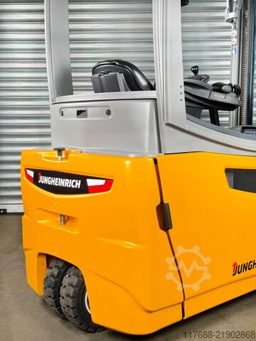Electric 4-wheeler Jungheinrich EFG 218k - Service Neu - Batterie 80% - Garantie