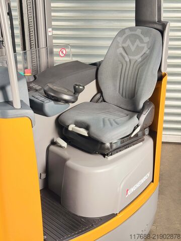 Reach truck Jungheinrich ETV 214 - Service Neu - Batteire 82% - Garantie