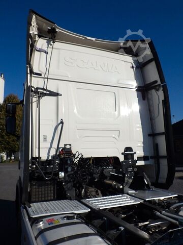 Standard tractor unit SCANIA R 560 A Super/Highline/Ret/Hydr./2xTank/Standkli