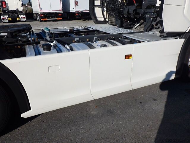 Standard tractor unit SCANIA R 560 A Super/Highline/Ret/Hydr./2xTank/Standkli