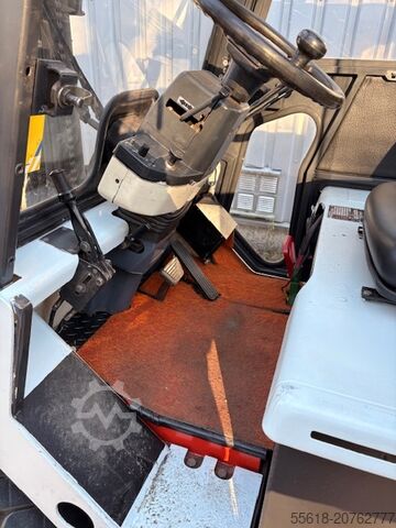 Gabelstapler Nissan 2,7t