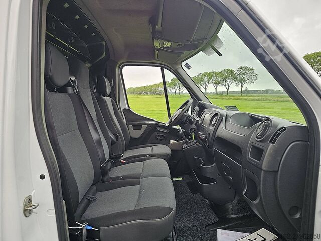 High-roof van RENAULT MASTER T35 dubbel lucht EURO6