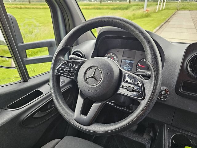 Suitcase MERCEDES-BENZ SPRINTER 317 Bakwagen Deuren XXL!