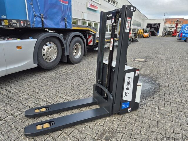 Double stacker Bobcat BDL13 S-7