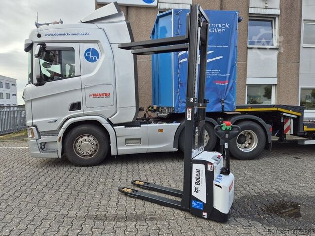 Double stacker Bobcat BDL13 S-7