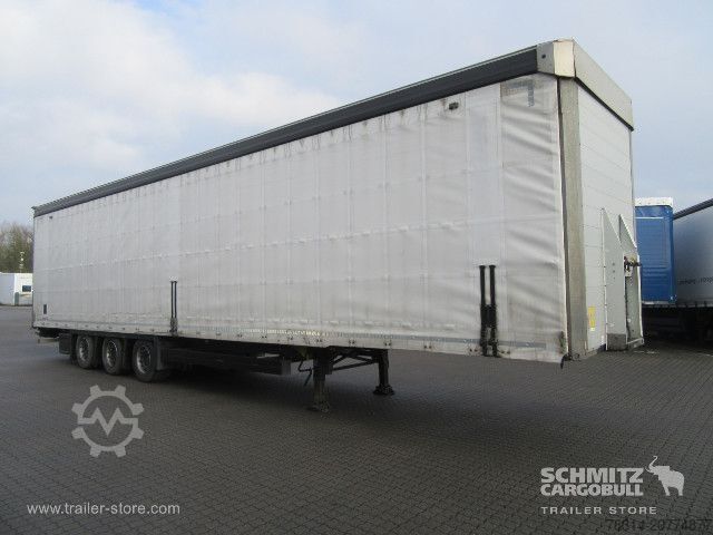 Auflieger mit Pritsche & Plane Schmitz Cargobull Curtainsider Mega Getränke