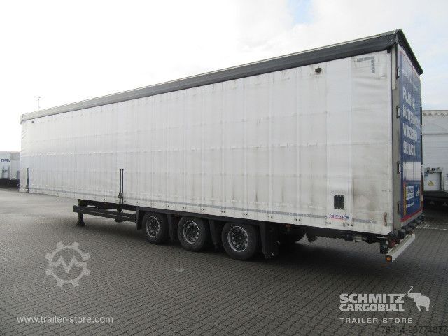 Auflieger mit Pritsche & Plane Schmitz Cargobull Curtainsider Mega Getränke