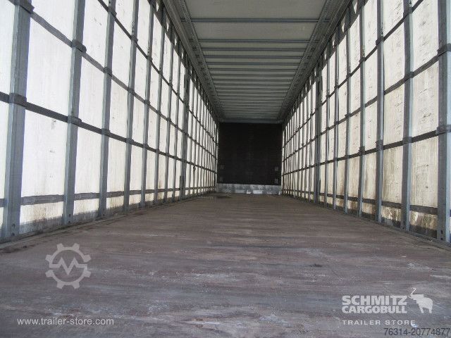 Auflieger mit Pritsche & Plane Schmitz Cargobull Curtainsider Mega Getränke