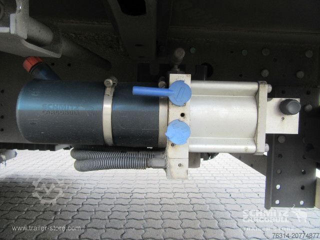 Auflieger mit Pritsche & Plane Schmitz Cargobull Curtainsider Mega Getränke