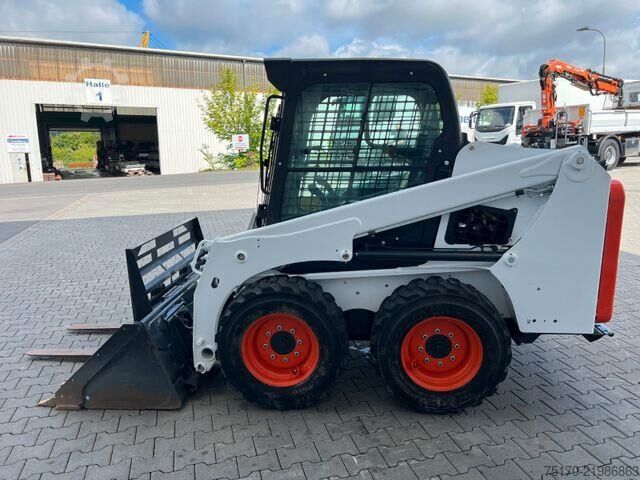 Planiermaschine Bobcat S450 / nur 131h !! / Gabel / Schaufel