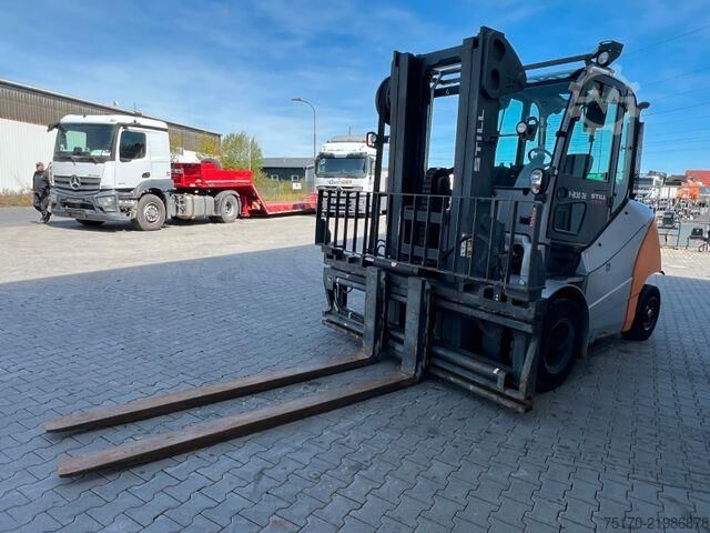 Forklift Still RX70-80 / Duplex: 4.70m! / Zinkenversteller / SS