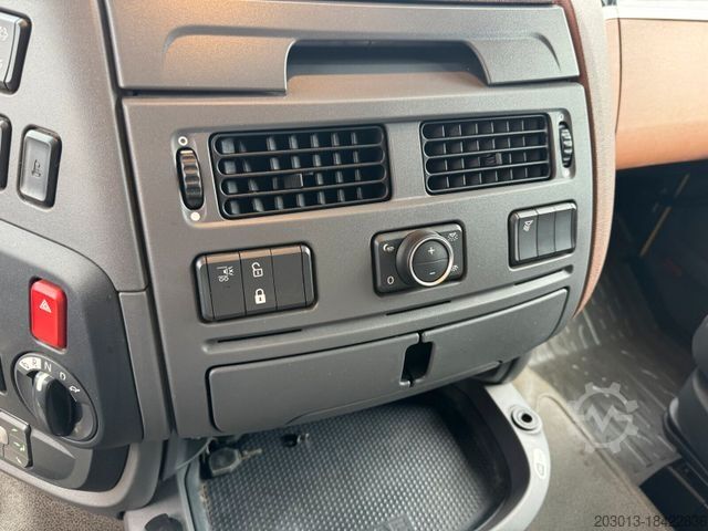 Logging truck DAF XF 530 6x2 Holztransport Kran PENZ 15Z9.50