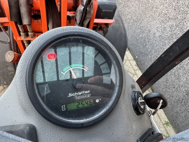 Radlader Schäffer - 2436 - Schaufel - Radlader - 200 Betriebsstunden - 2011 - Schaufel - Gabelträger SCHÄFFER Wiellader Schaffer - 2436 - shovel - wiellader - 200uur - 2011 - bak - vorkenbord
