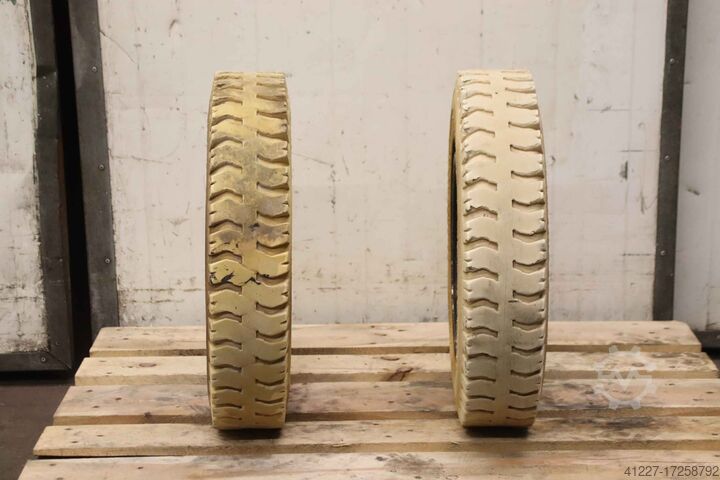 Tires with rim 2 pieces Solideal 23-5(150/100-13)  reibfrei