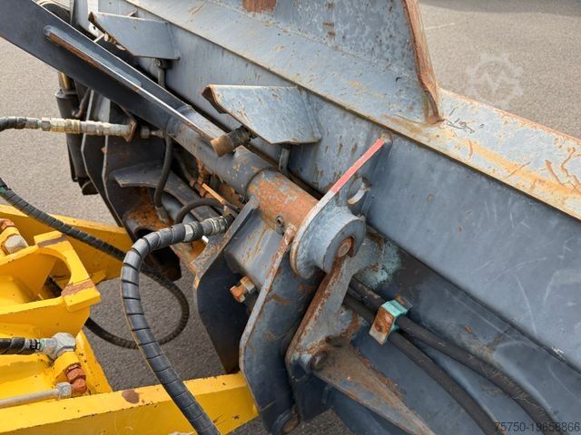 Backhoe loader KRAMER 616 S Serie II 4+1 Schaufel SW Palettengabel