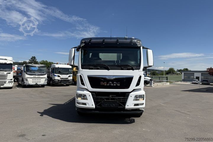 Truck mounted crane MAN TGS 26.440 6x2 HMF 2120 K4 / Swiss-Vehicle