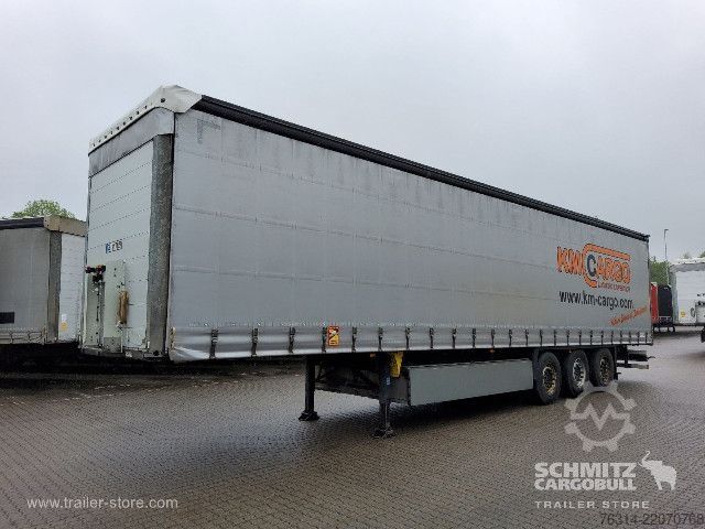 Auflieger mit Pritsche & Plane Schmitz Cargobull Curtainsider Standard Getränke